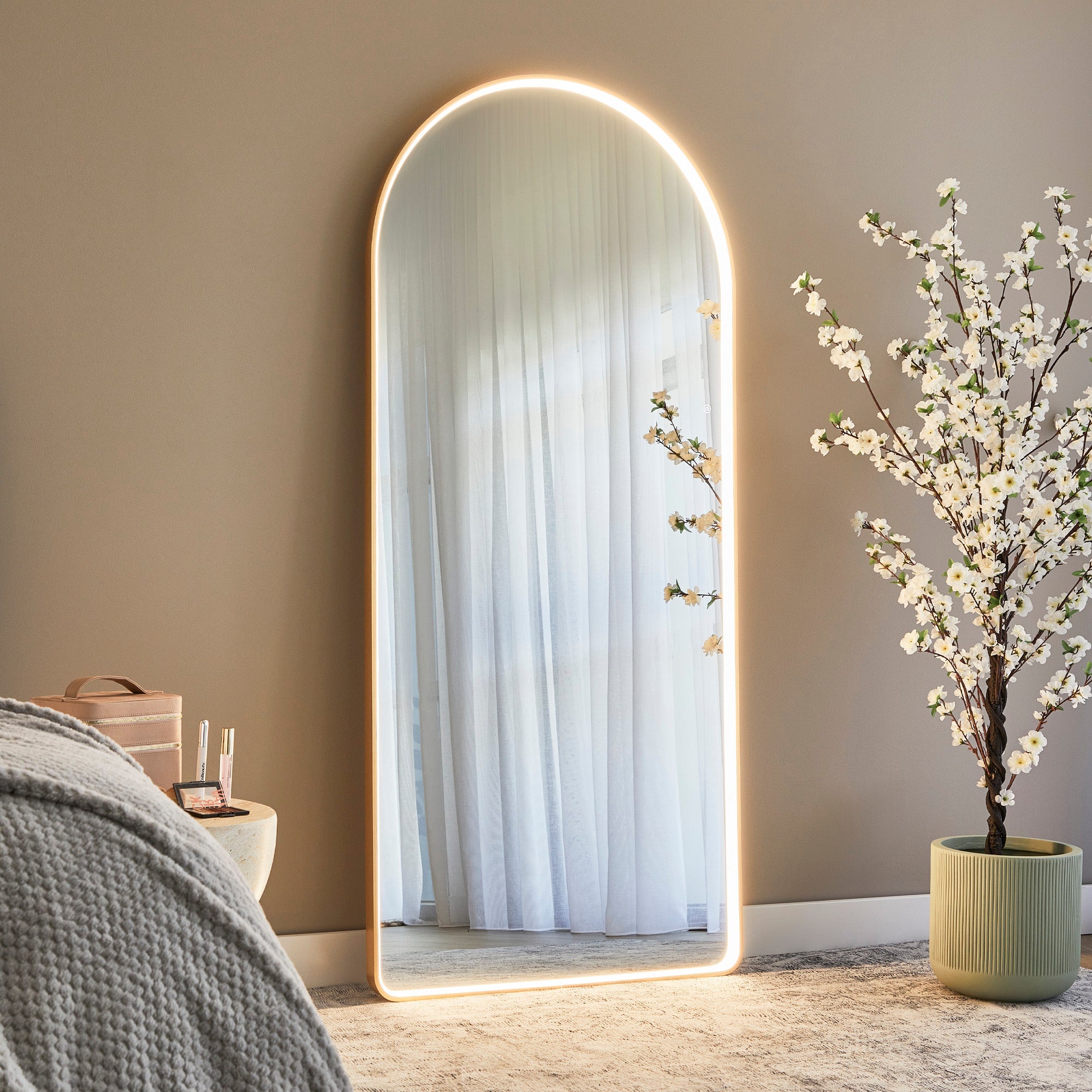 Luna 180cm Arch Front Illuminated Mirror Gold