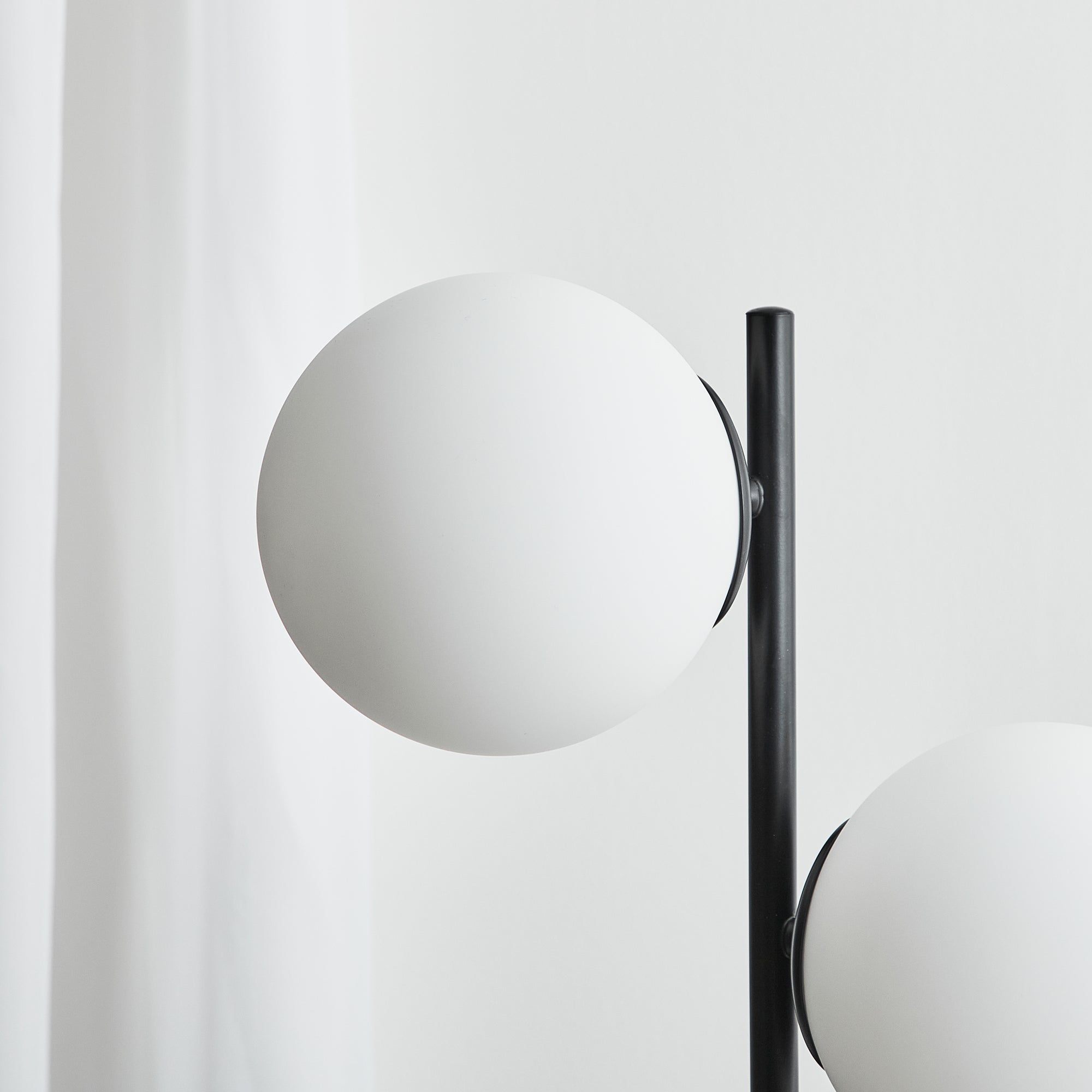 Mateo Floor Lamp Black