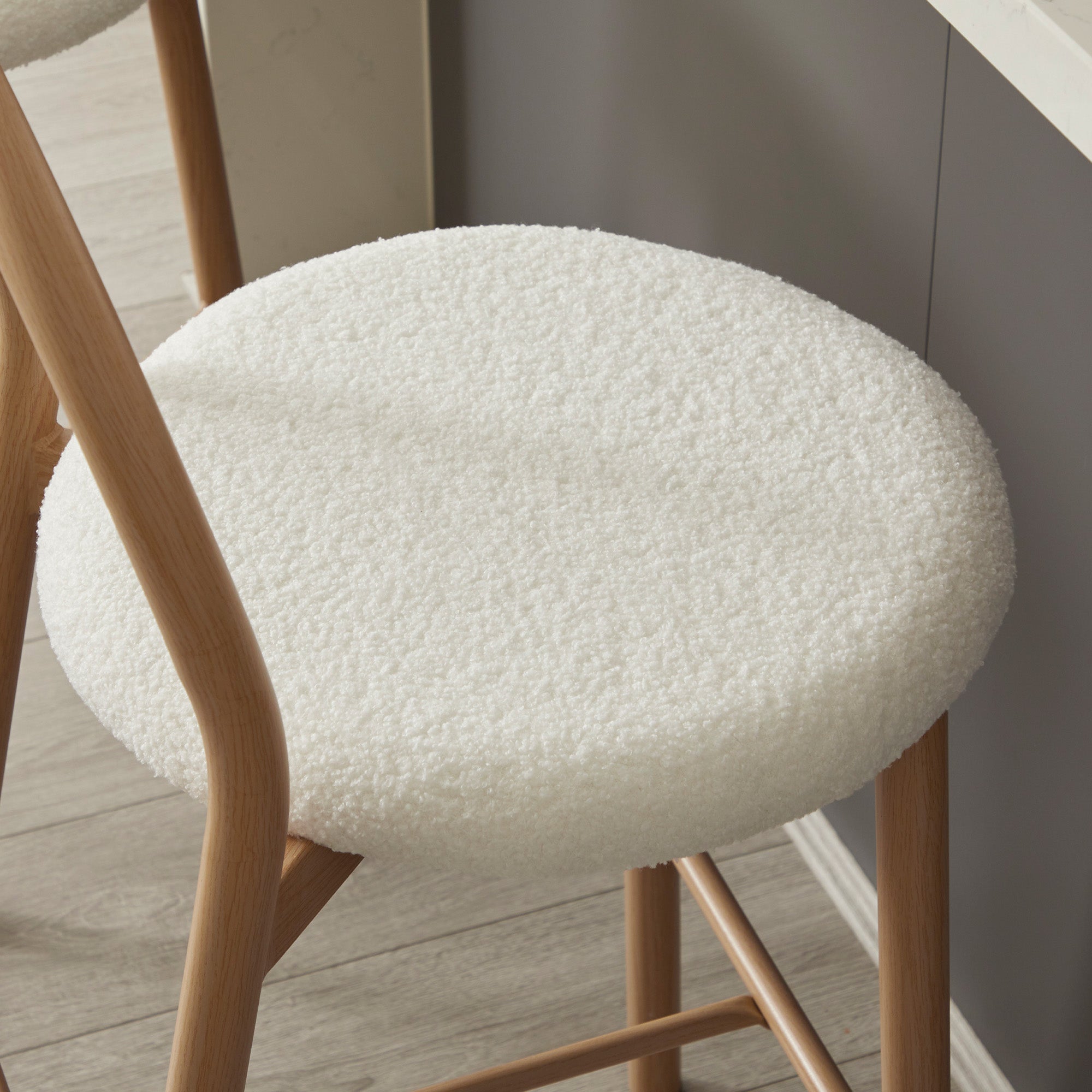 Newport Set of 2 Barstools Cream